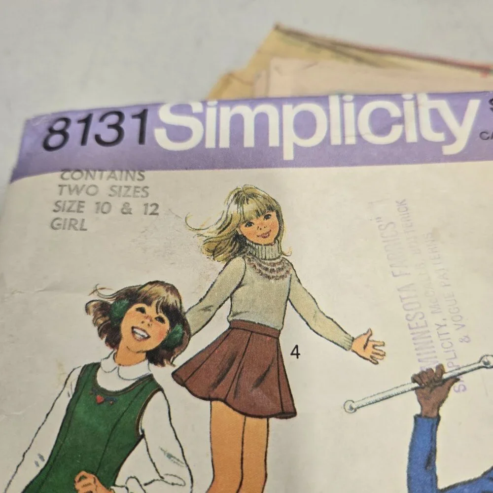 Simplicity 8131 sewing pattern Girls 10/12 Cheerleader Skating Costume 1970s CUT